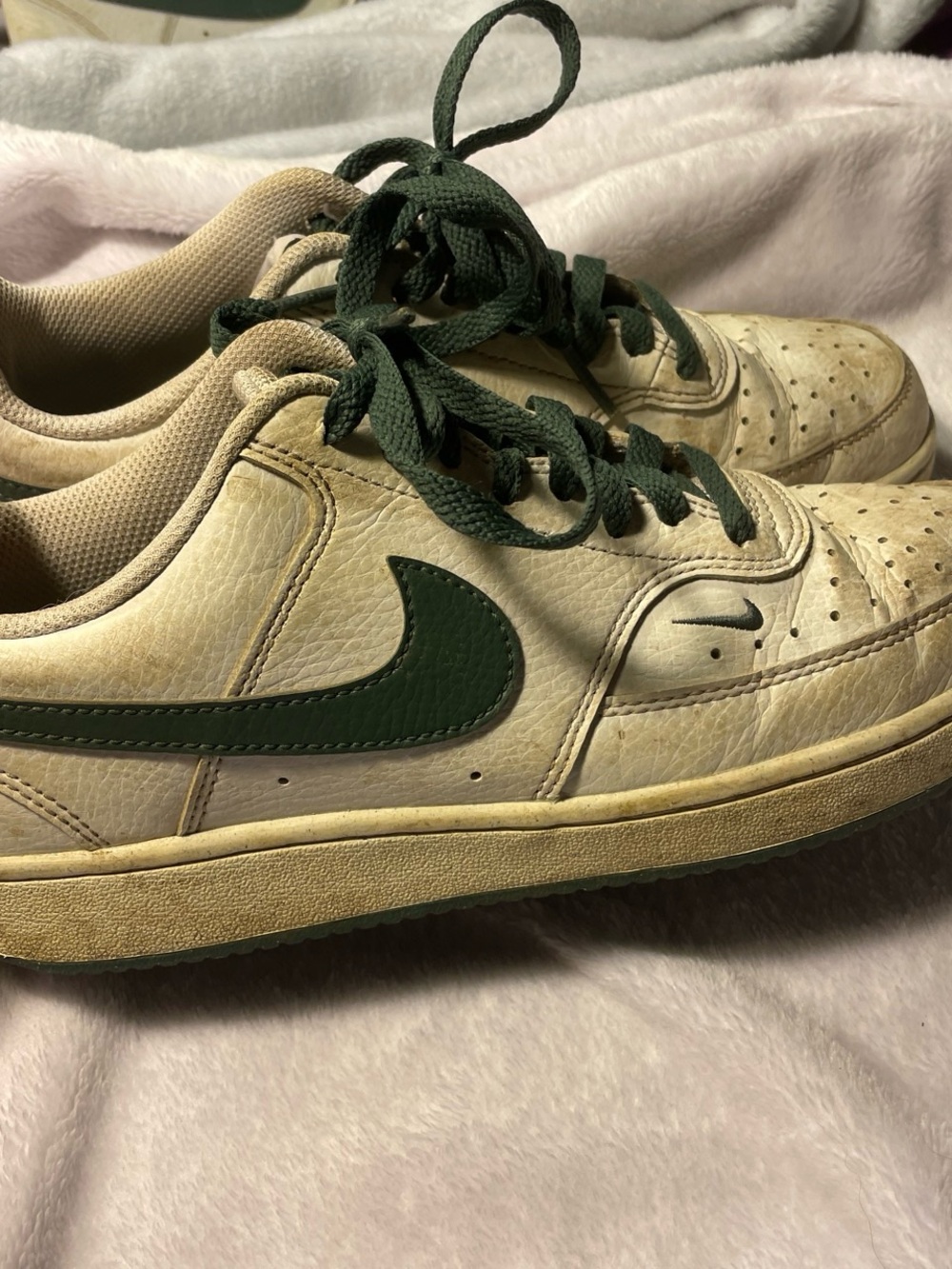 Nike Cream and Dark Green Low-Top Sneakers